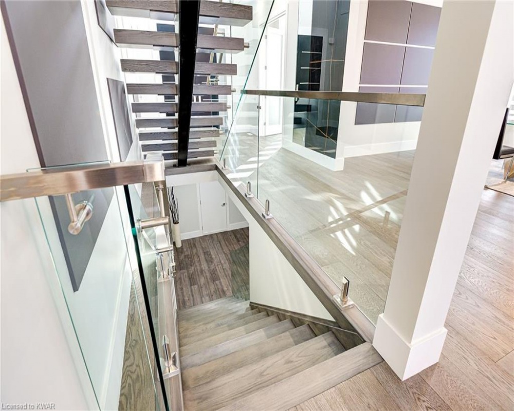 685 MEADOWSWEET, Waterloo, Ontario N2V 0A6, 5 Bedrooms Bedrooms, ,5 BathroomsBathrooms,Residential,Sale,MEADOWSWEET,40241047