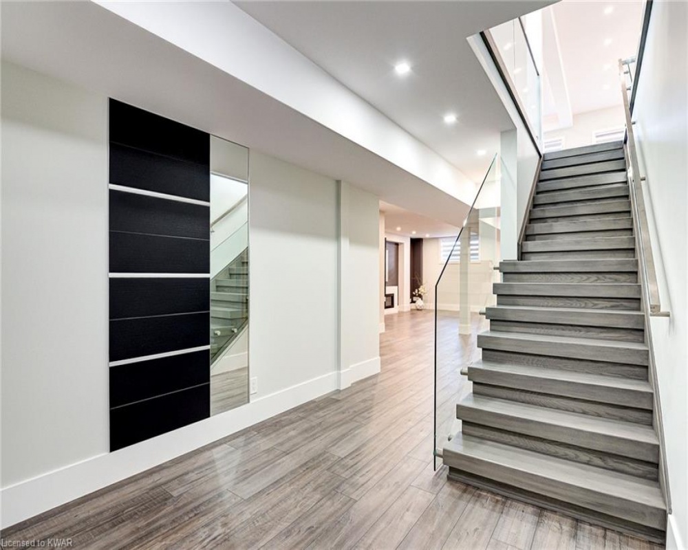 685 MEADOWSWEET, Waterloo, Ontario N2V 0A6, 5 Bedrooms Bedrooms, ,5 BathroomsBathrooms,Residential,Sale,MEADOWSWEET,40241047