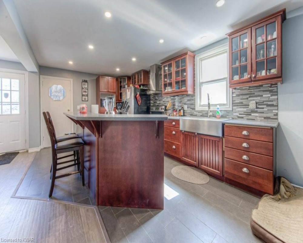 18 HORNING, Kitchener, Ontario N2K 1H6, 5 Bedrooms Bedrooms, ,2 BathroomsBathrooms,Residential,Sale,HORNING,40250835