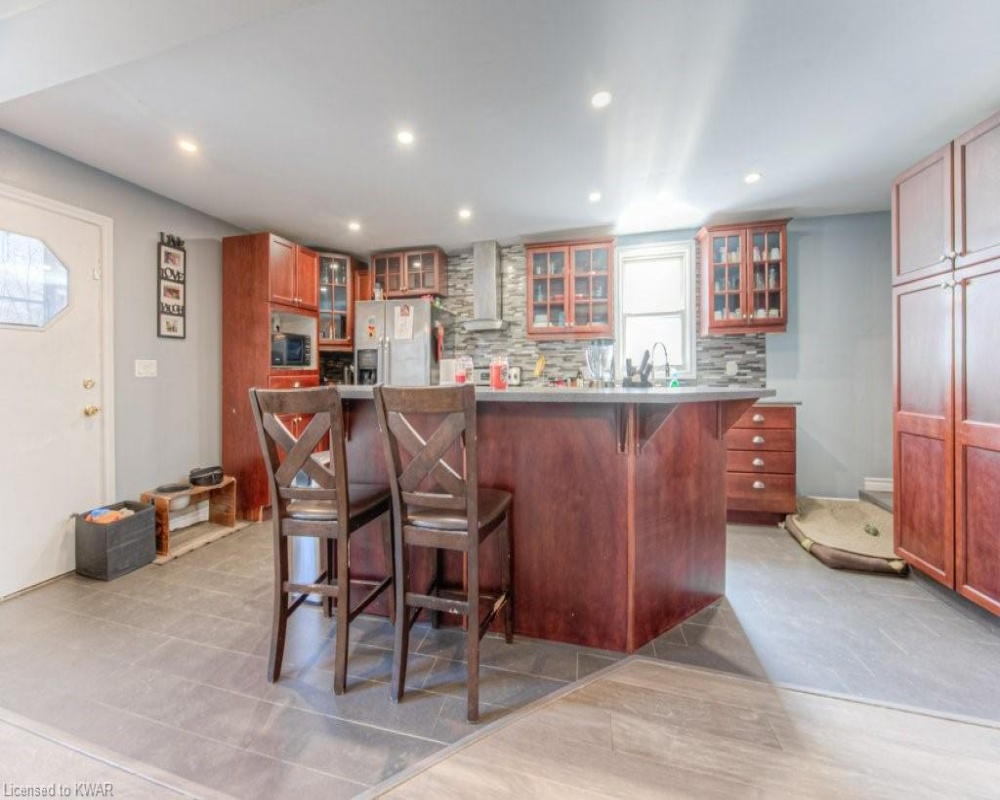 18 HORNING, Kitchener, Ontario N2K 1H6, 5 Bedrooms Bedrooms, ,2 BathroomsBathrooms,Residential,Sale,HORNING,40250835