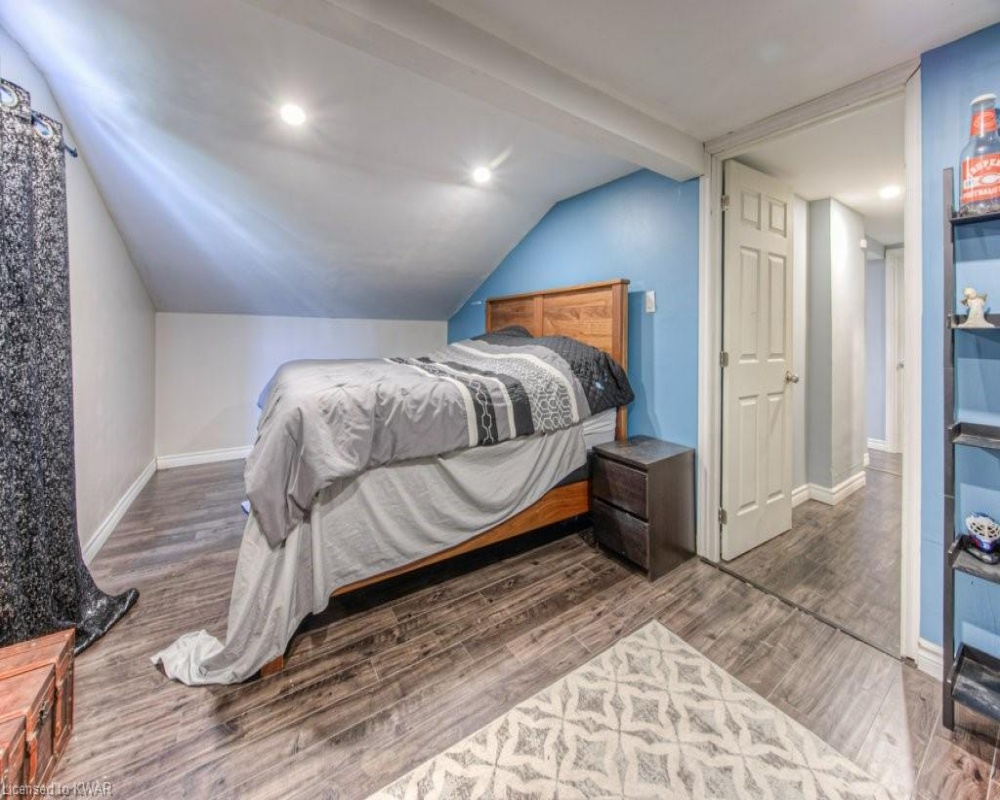 18 HORNING, Kitchener, Ontario N2K 1H6, 5 Bedrooms Bedrooms, ,2 BathroomsBathrooms,Residential,Sale,HORNING,40250835