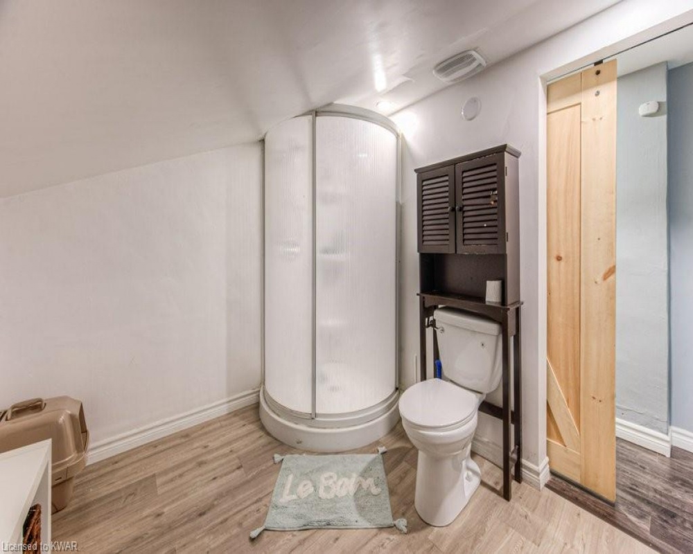 18 HORNING, Kitchener, Ontario N2K 1H6, 5 Bedrooms Bedrooms, ,2 BathroomsBathrooms,Residential,Sale,HORNING,40250835