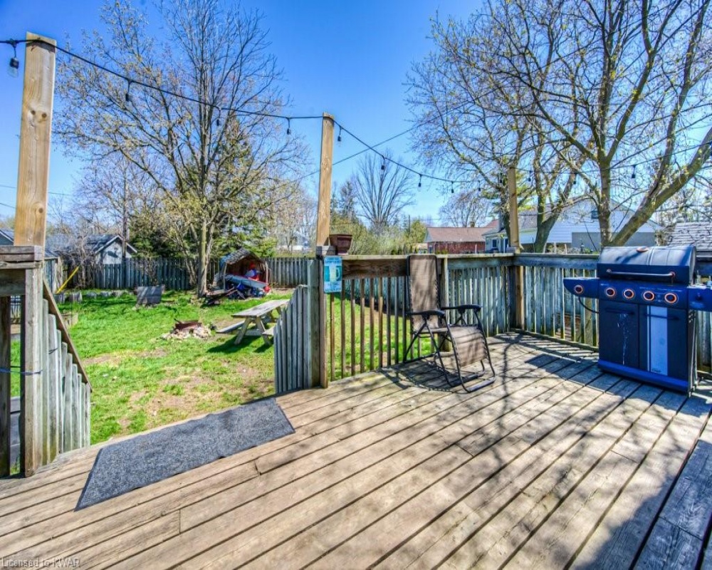 18 HORNING, Kitchener, Ontario N2K 1H6, 5 Bedrooms Bedrooms, ,2 BathroomsBathrooms,Residential,Sale,HORNING,40250835