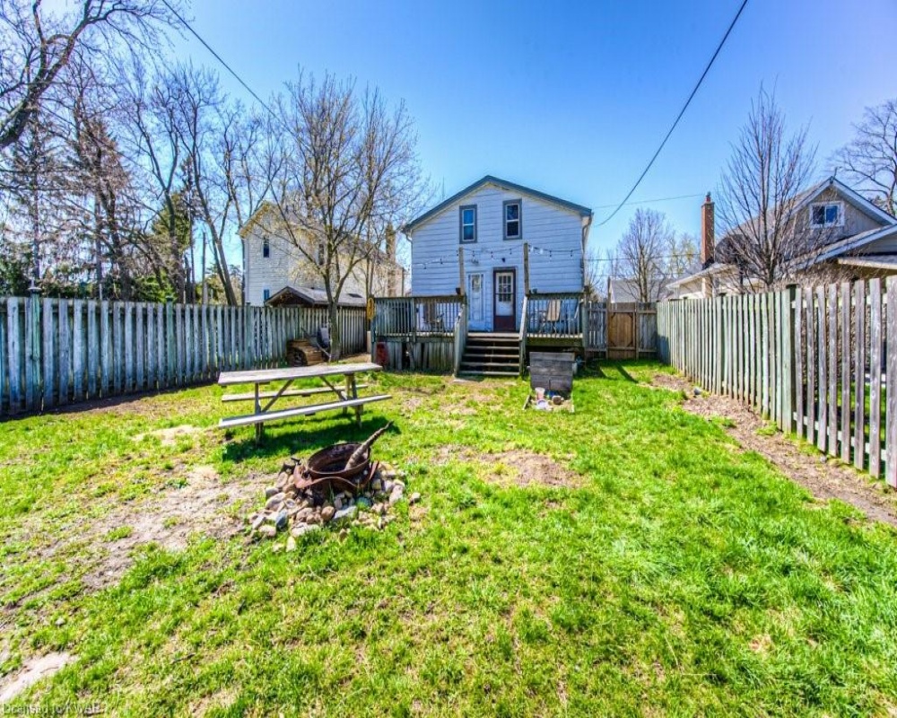 18 HORNING, Kitchener, Ontario N2K 1H6, 5 Bedrooms Bedrooms, ,2 BathroomsBathrooms,Residential,Sale,HORNING,40250835