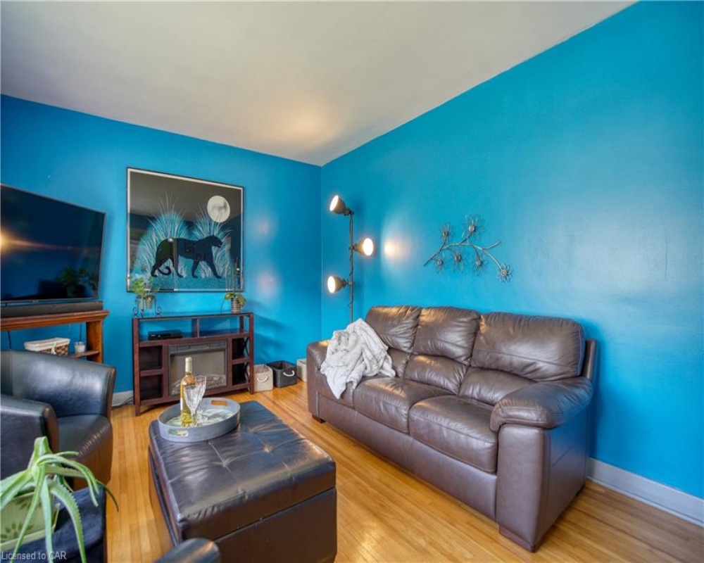 952 UNION, Kitchener, Ontario N2H 6J4, 3 Bedrooms Bedrooms, ,2 BathroomsBathrooms,Residential,Sale,UNION,40234196