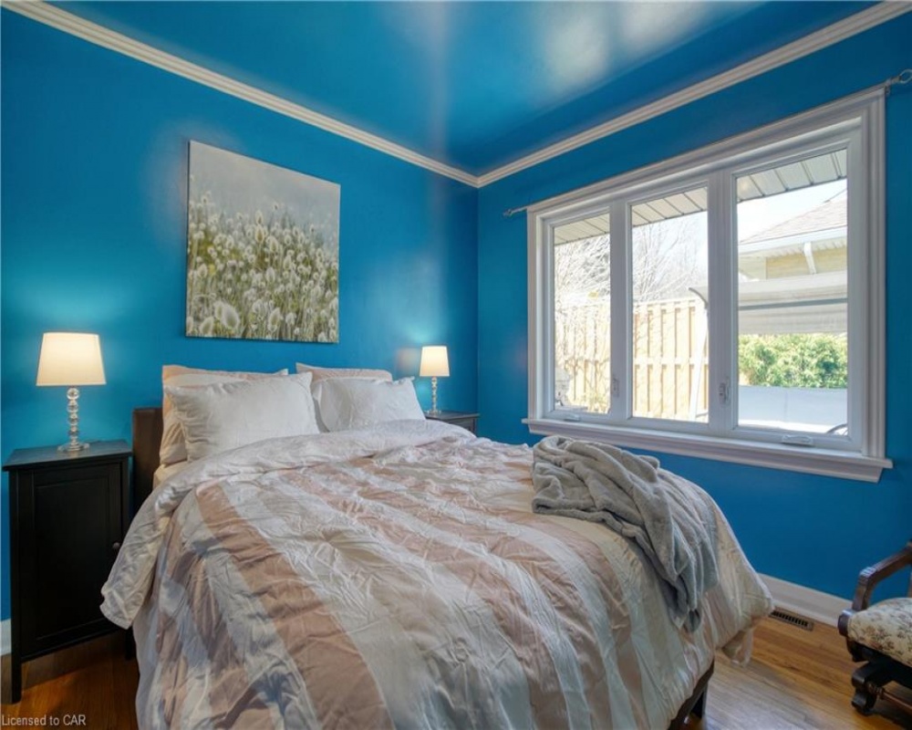 952 UNION, Kitchener, Ontario N2H 6J4, 3 Bedrooms Bedrooms, ,2 BathroomsBathrooms,Residential,Sale,UNION,40234196