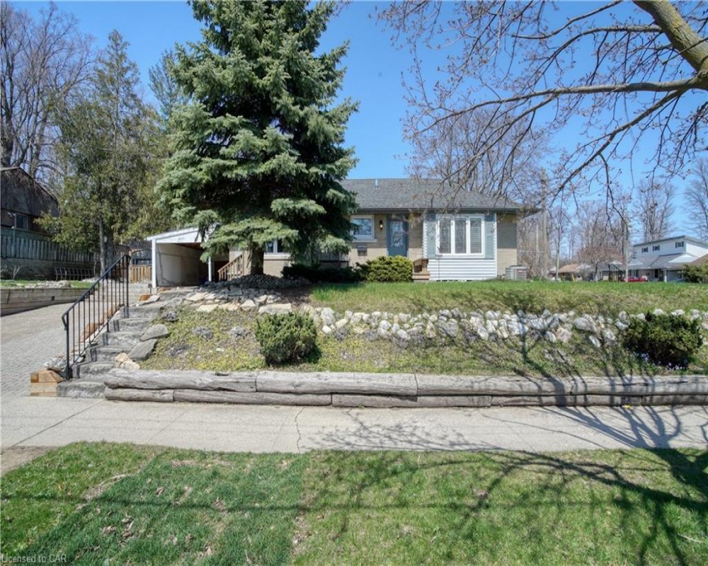 952 UNION, Kitchener, Ontario N2H 6J4, 3 Bedrooms Bedrooms, ,2 BathroomsBathrooms,Residential,Sale,UNION,40234196