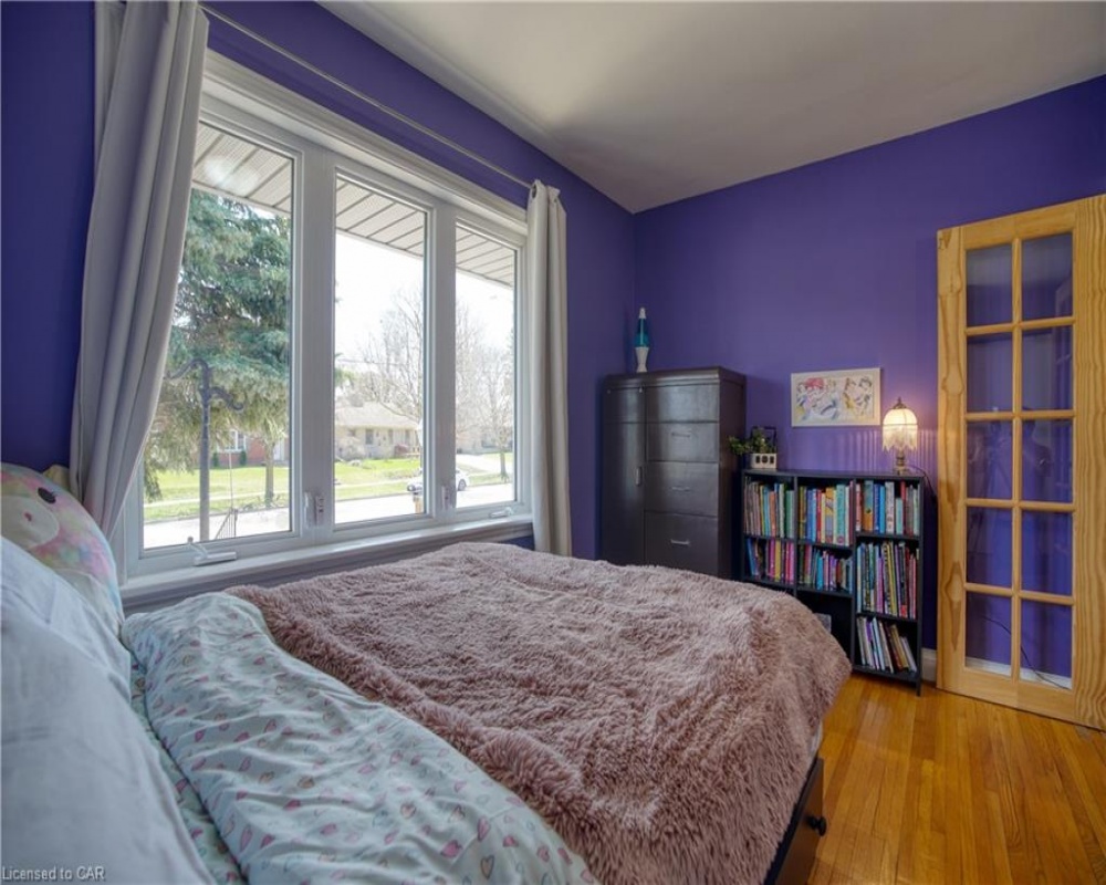 952 UNION, Kitchener, Ontario N2H 6J4, 3 Bedrooms Bedrooms, ,2 BathroomsBathrooms,Residential,Sale,UNION,40234196