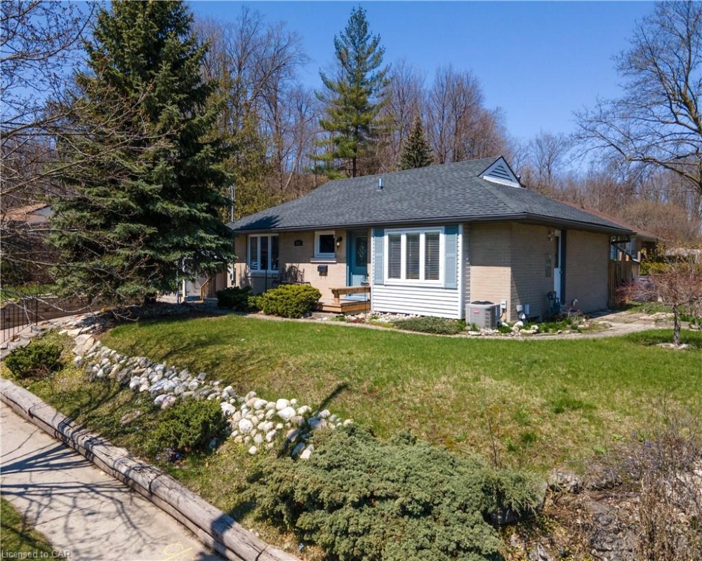 952 UNION, Kitchener, Ontario N2H 6J4, 3 Bedrooms Bedrooms, ,2 BathroomsBathrooms,Residential,Sale,UNION,40234196