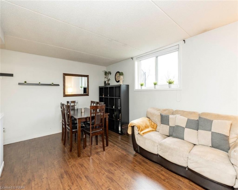 335 NORTHLAKE, Waterloo, Ontario N2V 1Z1, 2 Bedrooms Bedrooms, ,1 BathroomBathrooms,Residential,Sale,NORTHLAKE,40246596