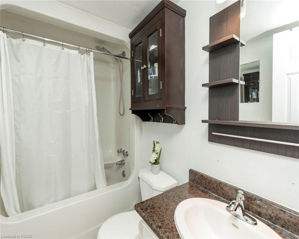 335 NORTHLAKE, Waterloo, Ontario N2V 1Z1, 2 Bedrooms Bedrooms, ,1 BathroomBathrooms,Residential,Sale,NORTHLAKE,40246596