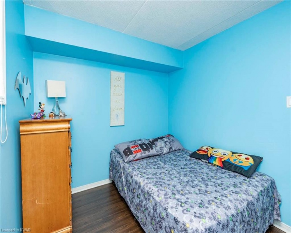 335 NORTHLAKE, Waterloo, Ontario N2V 1Z1, 2 Bedrooms Bedrooms, ,1 BathroomBathrooms,Residential,Sale,NORTHLAKE,40246596