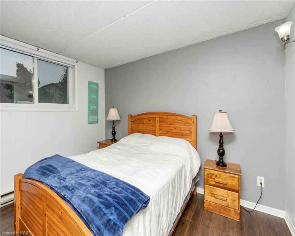 335 NORTHLAKE, Waterloo, Ontario N2V 1Z1, 2 Bedrooms Bedrooms, ,1 BathroomBathrooms,Residential,Sale,NORTHLAKE,40246596