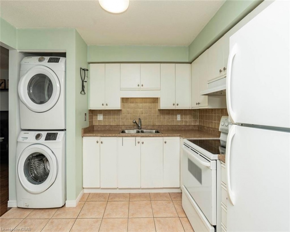 335 NORTHLAKE, Waterloo, Ontario N2V 1Z1, 2 Bedrooms Bedrooms, ,1 BathroomBathrooms,Residential,Sale,NORTHLAKE,40246596