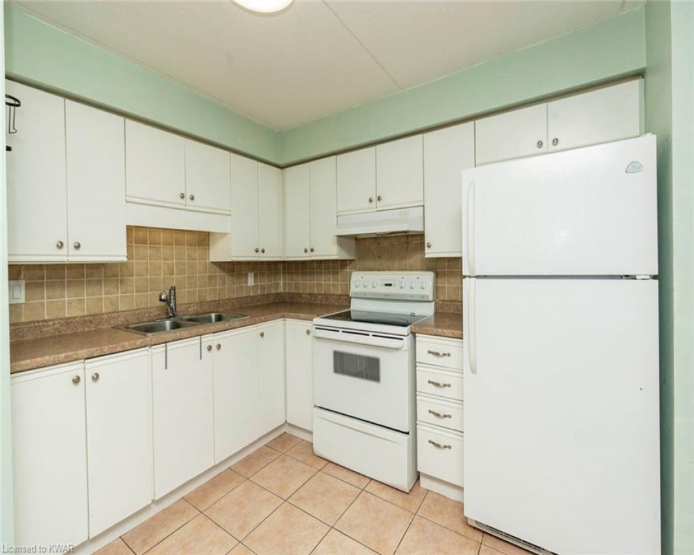 335 NORTHLAKE, Waterloo, Ontario N2V 1Z1, 2 Bedrooms Bedrooms, ,1 BathroomBathrooms,Residential,Sale,NORTHLAKE,40246596