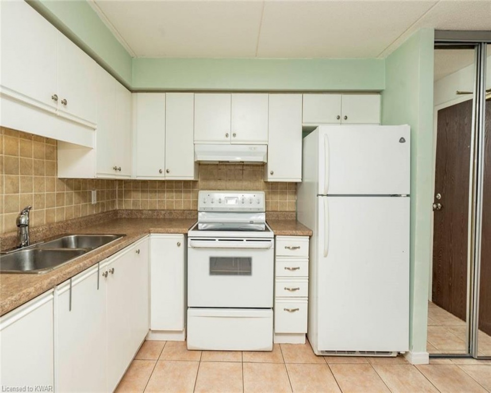 335 NORTHLAKE, Waterloo, Ontario N2V 1Z1, 2 Bedrooms Bedrooms, ,1 BathroomBathrooms,Residential,Sale,NORTHLAKE,40246596