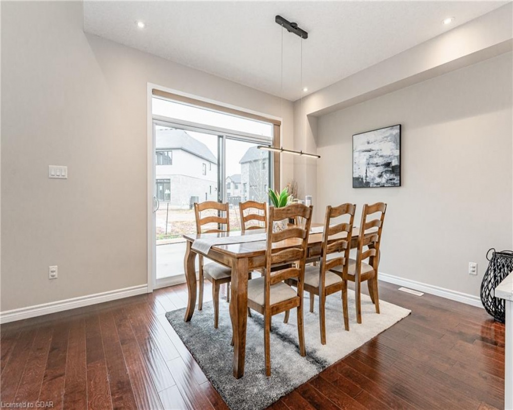 45 EAGLECREST, Kitchener, Ontario N2K 0B8, 5 Bedrooms Bedrooms, ,4 BathroomsBathrooms,Residential,Sale,EAGLECREST,40253058