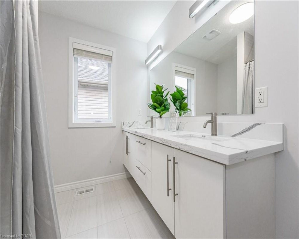 45 EAGLECREST, Kitchener, Ontario N2K 0B8, 5 Bedrooms Bedrooms, ,4 BathroomsBathrooms,Residential,Sale,EAGLECREST,40253058