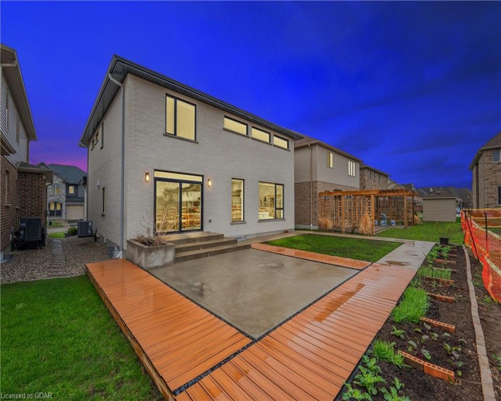 45 EAGLECREST, Kitchener, Ontario N2K 0B8, 5 Bedrooms Bedrooms, ,4 BathroomsBathrooms,Residential,Sale,EAGLECREST,40253058