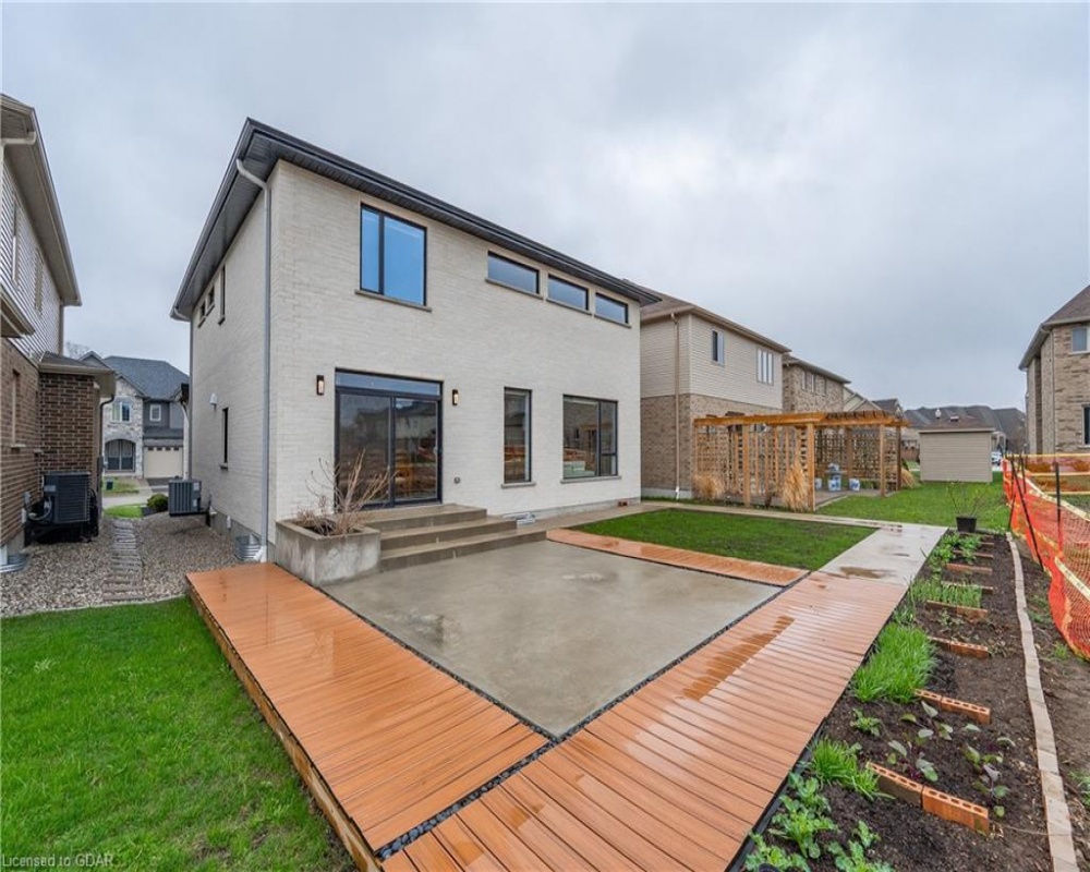 45 EAGLECREST, Kitchener, Ontario N2K 0B8, 5 Bedrooms Bedrooms, ,4 BathroomsBathrooms,Residential,Sale,EAGLECREST,40253058