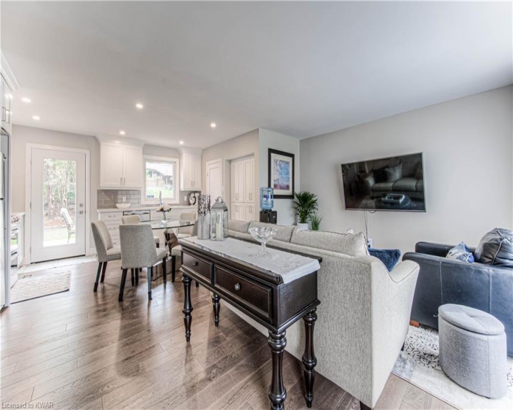 223 BELLEHAVEN, Waterloo, Ontario N2J 3L5, 4 Bedrooms Bedrooms, ,3 BathroomsBathrooms,Residential,Sale,BELLEHAVEN,40254773