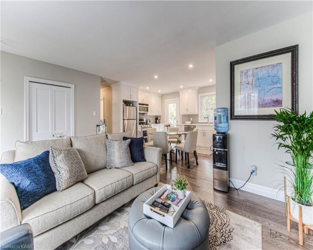 223 BELLEHAVEN, Waterloo, Ontario N2J 3L5, 4 Bedrooms Bedrooms, ,3 BathroomsBathrooms,Residential,Sale,BELLEHAVEN,40254773