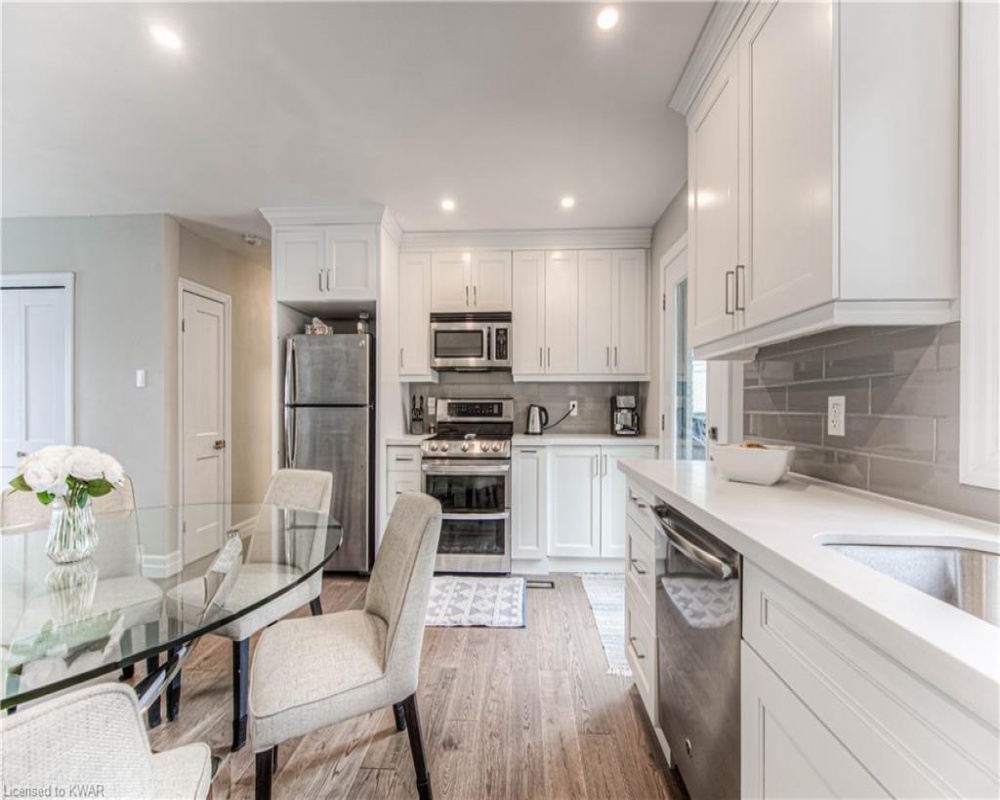 223 BELLEHAVEN, Waterloo, Ontario N2J 3L5, 4 Bedrooms Bedrooms, ,3 BathroomsBathrooms,Residential,Sale,BELLEHAVEN,40254773