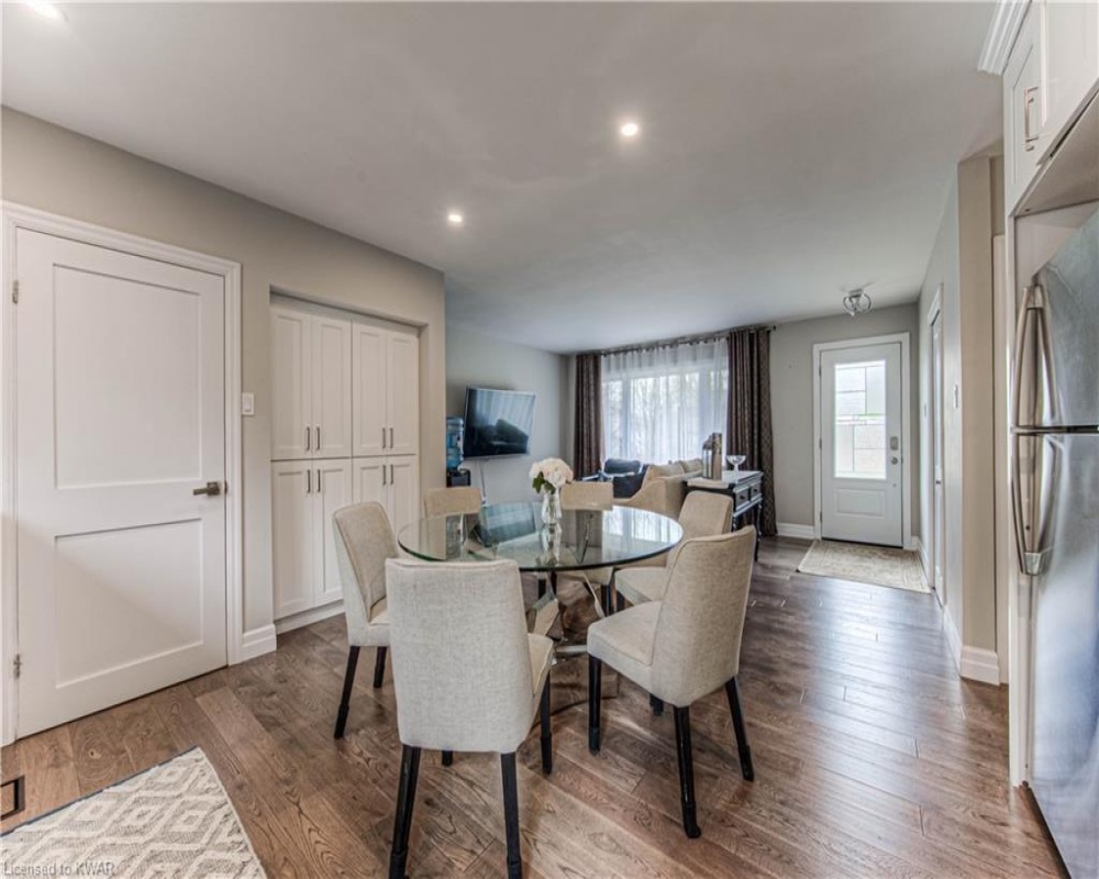 223 BELLEHAVEN, Waterloo, Ontario N2J 3L5, 4 Bedrooms Bedrooms, ,3 BathroomsBathrooms,Residential,Sale,BELLEHAVEN,40254773