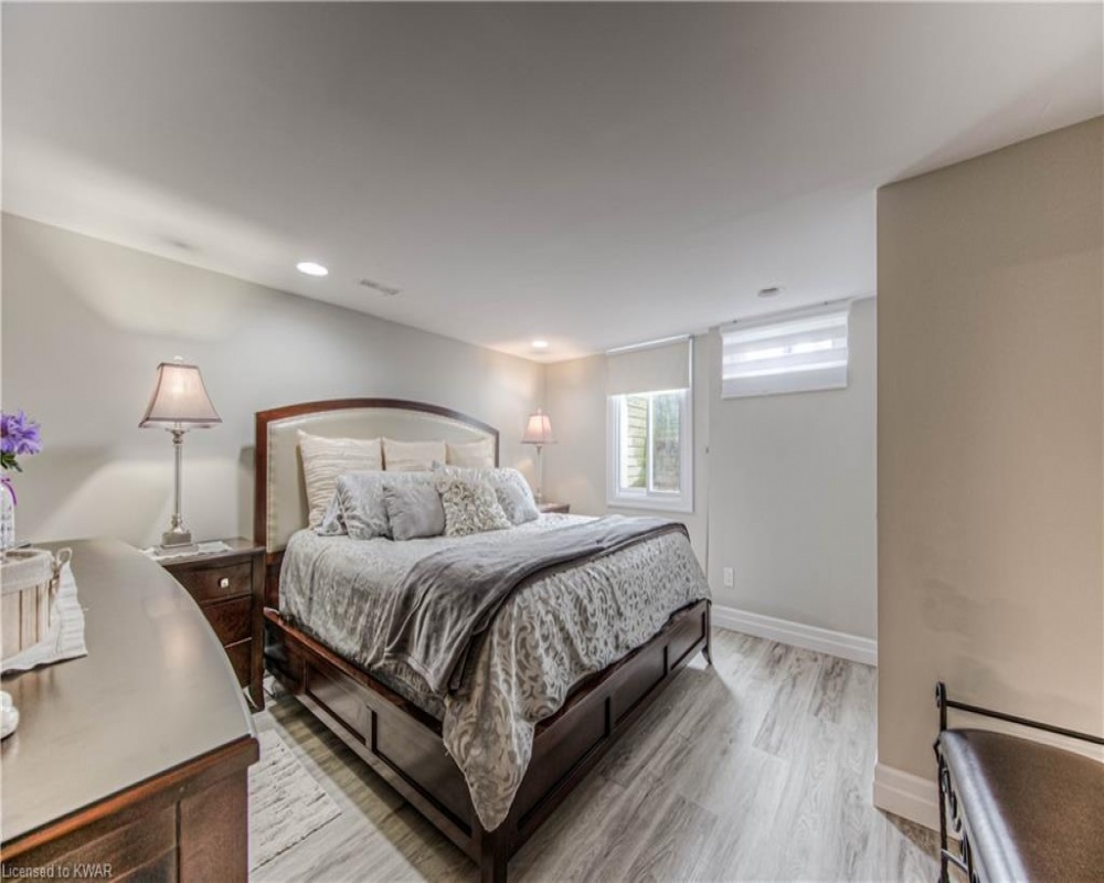 223 BELLEHAVEN, Waterloo, Ontario N2J 3L5, 4 Bedrooms Bedrooms, ,3 BathroomsBathrooms,Residential,Sale,BELLEHAVEN,40254773