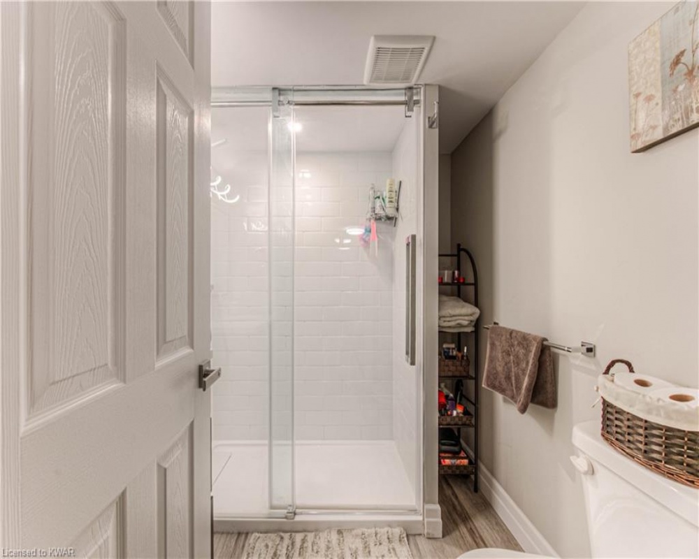 223 BELLEHAVEN, Waterloo, Ontario N2J 3L5, 4 Bedrooms Bedrooms, ,3 BathroomsBathrooms,Residential,Sale,BELLEHAVEN,40254773