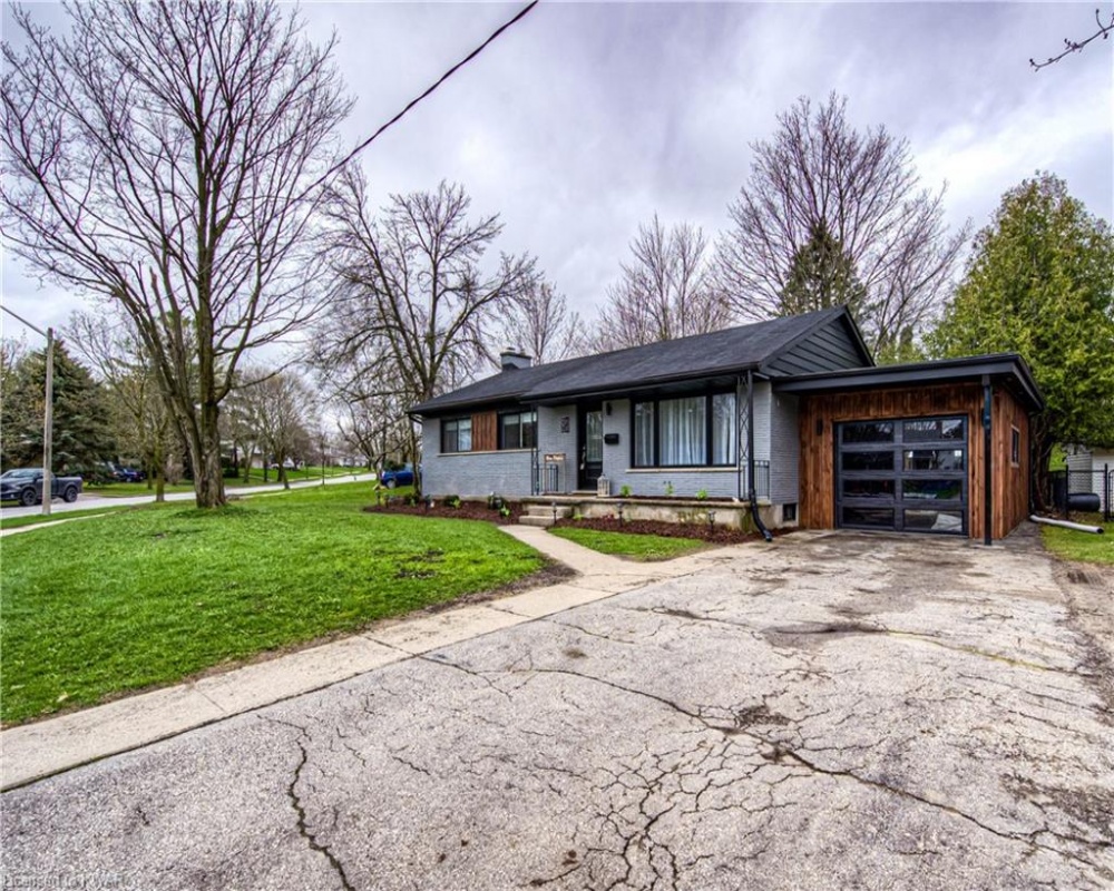 223 BELLEHAVEN, Waterloo, Ontario N2J 3L5, 4 Bedrooms Bedrooms, ,3 BathroomsBathrooms,Residential,Sale,BELLEHAVEN,40254773