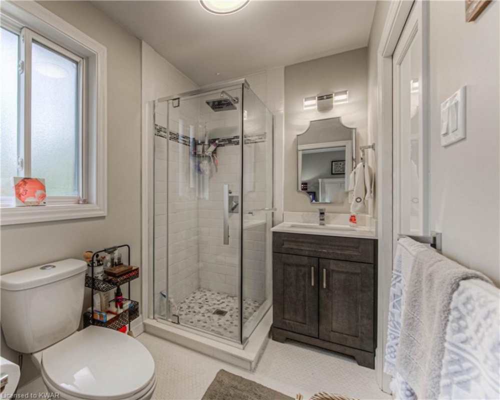223 BELLEHAVEN, Waterloo, Ontario N2J 3L5, 4 Bedrooms Bedrooms, ,3 BathroomsBathrooms,Residential,Sale,BELLEHAVEN,40254773