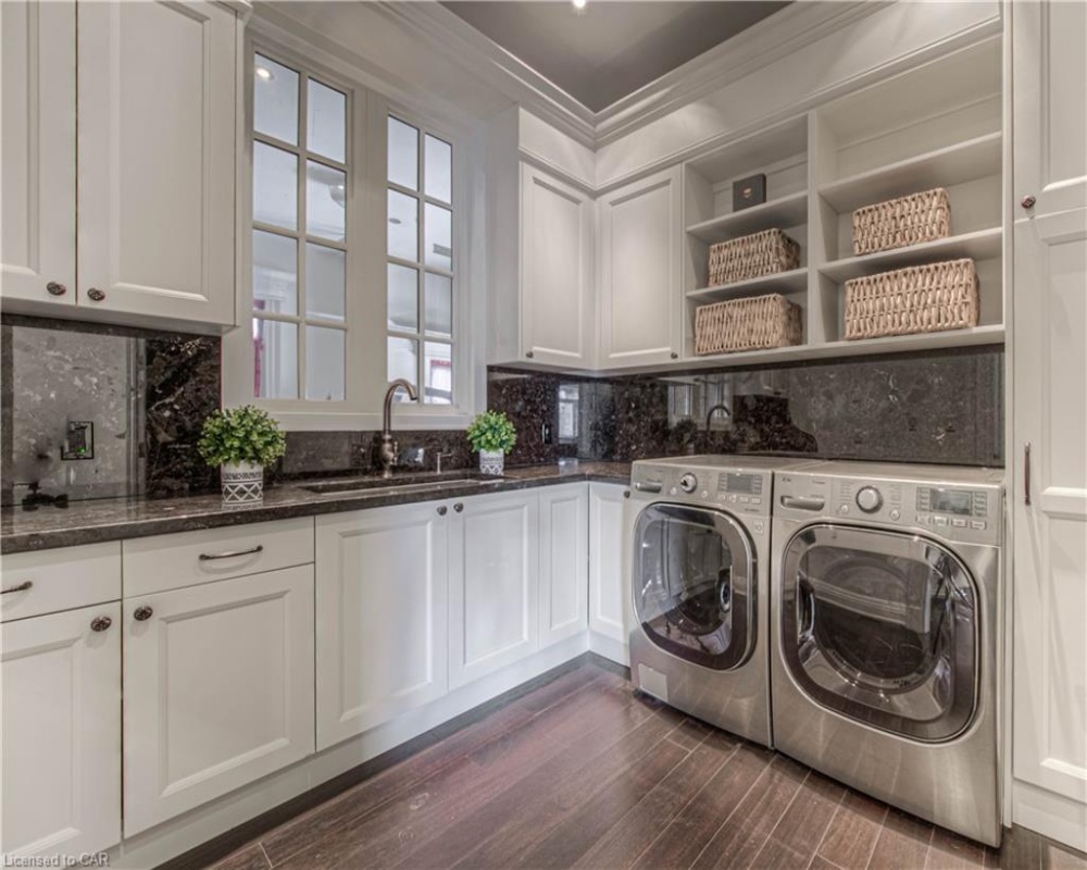 546 WOOLWICH, Waterloo, Ontario N2J 4G8, 4 Bedrooms Bedrooms, ,4 BathroomsBathrooms,Residential,Sale,WOOLWICH,40255192
