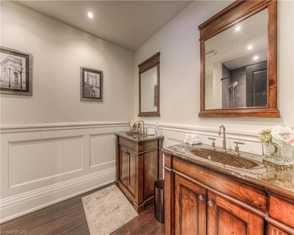 546 WOOLWICH, Waterloo, Ontario N2J 4G8, 4 Bedrooms Bedrooms, ,4 BathroomsBathrooms,Residential,Sale,WOOLWICH,40255192