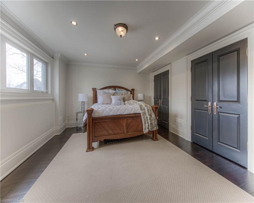 546 WOOLWICH, Waterloo, Ontario N2J 4G8, 4 Bedrooms Bedrooms, ,4 BathroomsBathrooms,Residential,Sale,WOOLWICH,40255192
