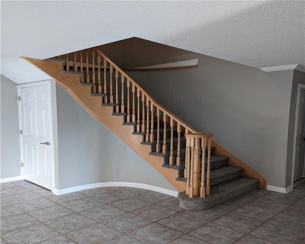 11 CHIPCASE, Cambridge, Ontario N1T 1V9, 5 Bedrooms Bedrooms, ,4 BathroomsBathrooms,Residential,Sale,CHIPCASE,40255812