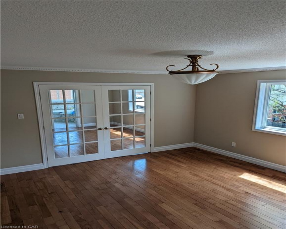 11 CHIPCASE, Cambridge, Ontario N1T 1V9, 5 Bedrooms Bedrooms, ,4 BathroomsBathrooms,Residential,Sale,CHIPCASE,40255812