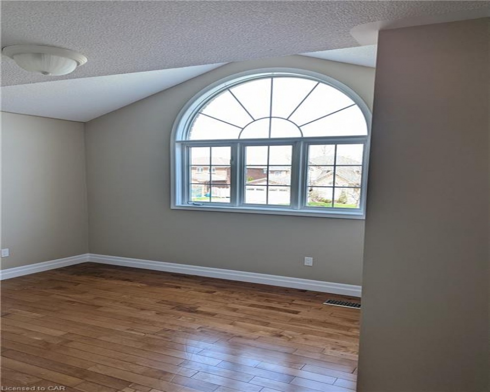 11 CHIPCASE, Cambridge, Ontario N1T 1V9, 5 Bedrooms Bedrooms, ,4 BathroomsBathrooms,Residential,Sale,CHIPCASE,40255812