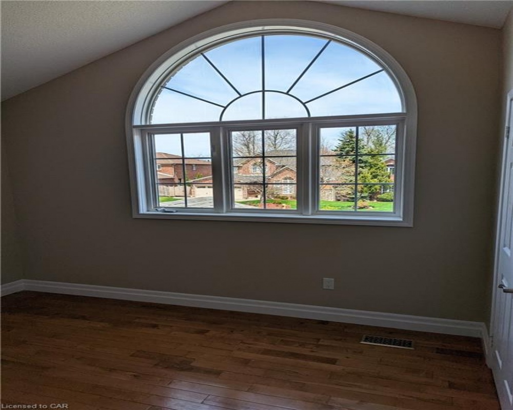 11 CHIPCASE, Cambridge, Ontario N1T 1V9, 5 Bedrooms Bedrooms, ,4 BathroomsBathrooms,Residential,Sale,CHIPCASE,40255812
