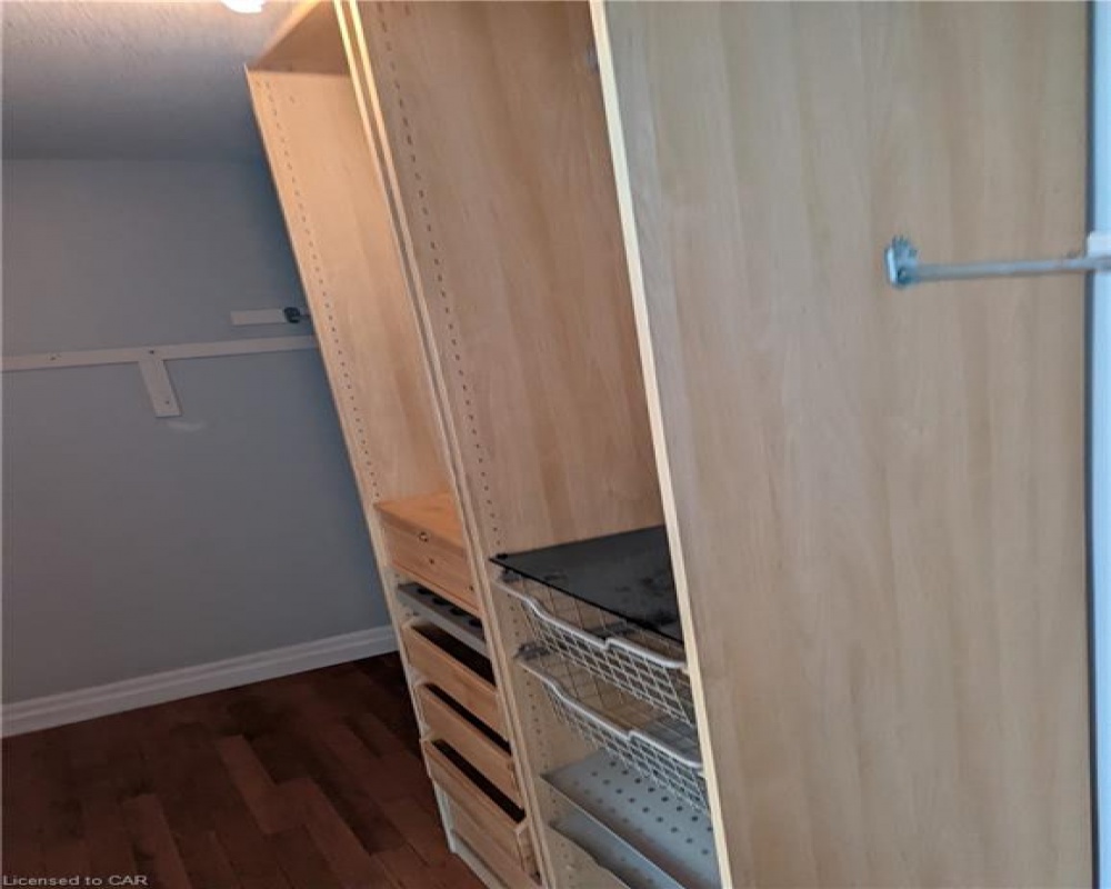 11 CHIPCASE, Cambridge, Ontario N1T 1V9, 5 Bedrooms Bedrooms, ,4 BathroomsBathrooms,Residential,Sale,CHIPCASE,40255812