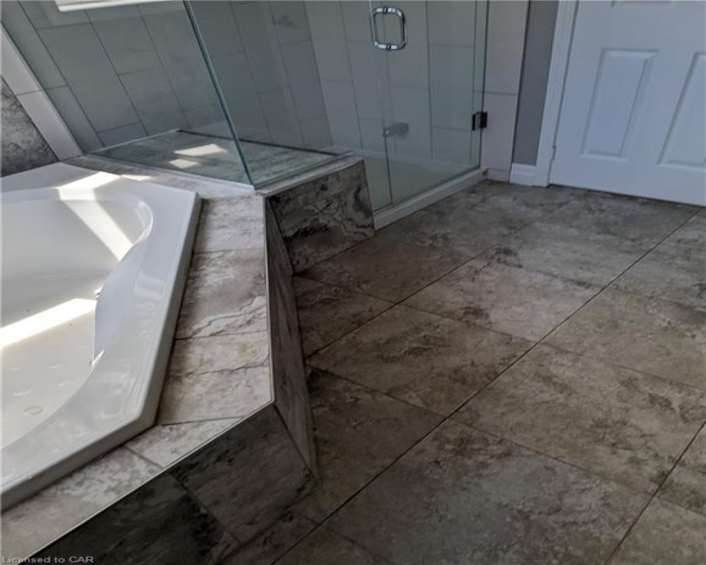 11 CHIPCASE, Cambridge, Ontario N1T 1V9, 5 Bedrooms Bedrooms, ,4 BathroomsBathrooms,Residential,Sale,CHIPCASE,40255812