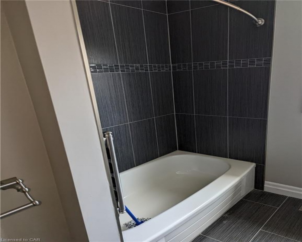 11 CHIPCASE, Cambridge, Ontario N1T 1V9, 5 Bedrooms Bedrooms, ,4 BathroomsBathrooms,Residential,Sale,CHIPCASE,40255812