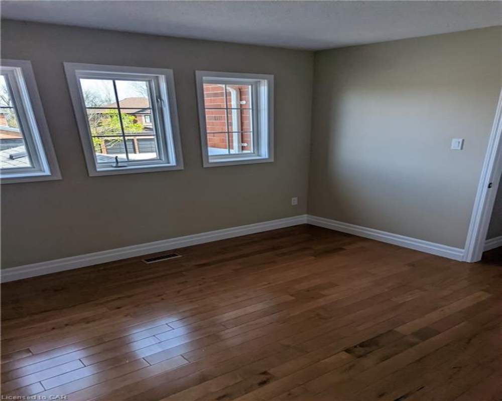 11 CHIPCASE, Cambridge, Ontario N1T 1V9, 5 Bedrooms Bedrooms, ,4 BathroomsBathrooms,Residential,Sale,CHIPCASE,40255812