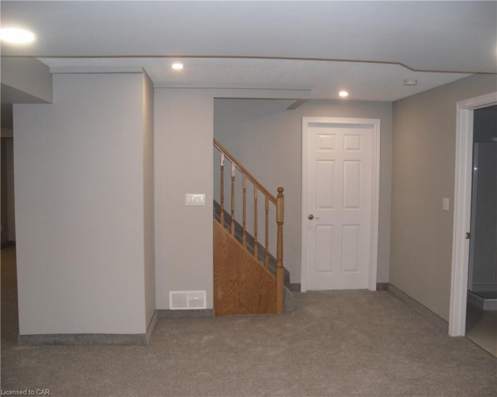 11 CHIPCASE, Cambridge, Ontario N1T 1V9, 5 Bedrooms Bedrooms, ,4 BathroomsBathrooms,Residential,Sale,CHIPCASE,40255812