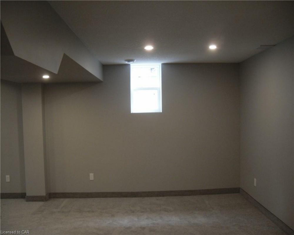 11 CHIPCASE, Cambridge, Ontario N1T 1V9, 5 Bedrooms Bedrooms, ,4 BathroomsBathrooms,Residential,Sale,CHIPCASE,40255812