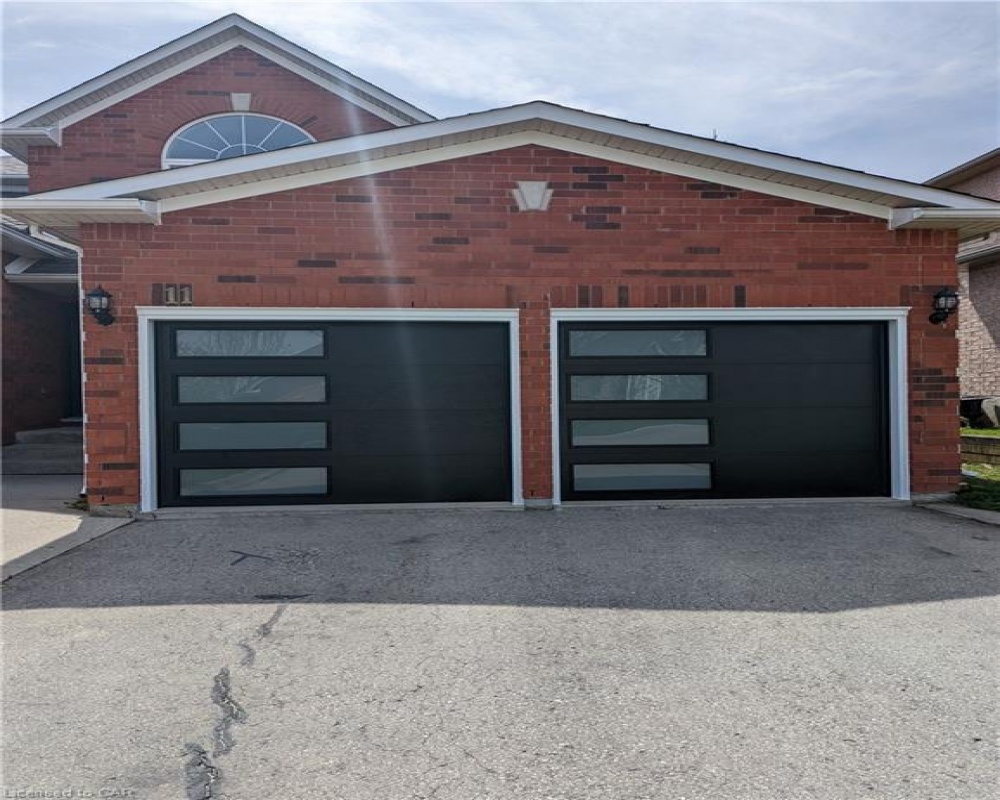 11 CHIPCASE, Cambridge, Ontario N1T 1V9, 5 Bedrooms Bedrooms, ,4 BathroomsBathrooms,Residential,Sale,CHIPCASE,40255812