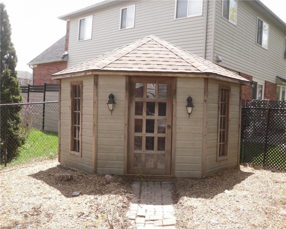11 CHIPCASE, Cambridge, Ontario N1T 1V9, 5 Bedrooms Bedrooms, ,4 BathroomsBathrooms,Residential,Sale,CHIPCASE,40255812