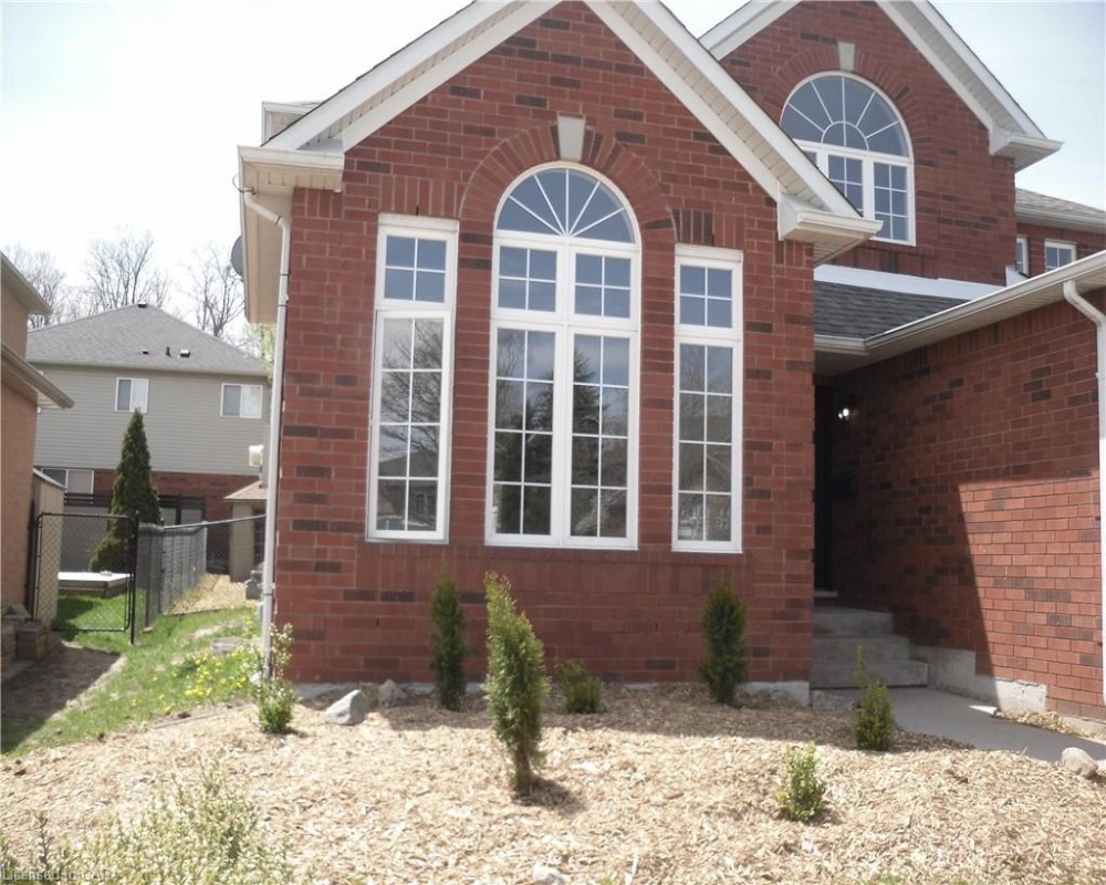 11 CHIPCASE, Cambridge, Ontario N1T 1V9, 5 Bedrooms Bedrooms, ,4 BathroomsBathrooms,Residential,Sale,CHIPCASE,40255812