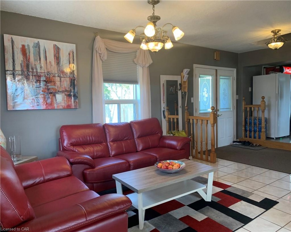 4425 FOUNTAIN, Cambridge, Ontario N3H 4R6, 4 Bedrooms Bedrooms, ,2 BathroomsBathrooms,Residential,Sale,FOUNTAIN,40256818