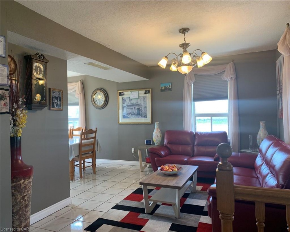 4425 FOUNTAIN, Cambridge, Ontario N3H 4R6, 4 Bedrooms Bedrooms, ,2 BathroomsBathrooms,Residential,Sale,FOUNTAIN,40256818